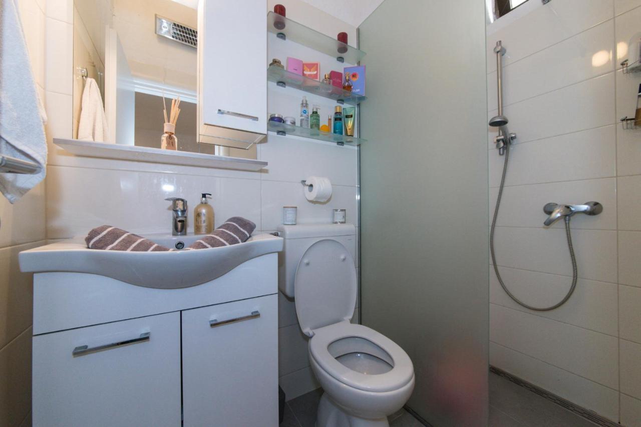 Apartman Luka Vila Vesa Promajna With Jacuzzi & Garden Apartment Exterior photo